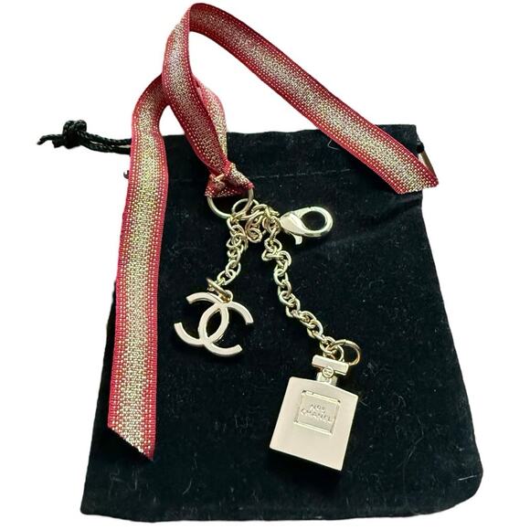 Chanel No 5 Limited Edition GWP Holiday Beauty Key Ring Charm with Bag - Picture 5 of 6
